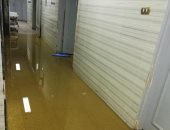 المياه تغرق استقبال قسم النساء ببنها الجامعى.. ورئيس الجامعة: جارى إصلاحه