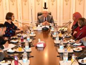 أسامة العبد لوفد أمريكى بالبرلمان: مصر دولة مدنية وليست دينية وتحارب الإرهاب