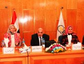 جامعات مصر تواجه فيروس كورونا بحملات توعية للطلاب.. الكليات تنظم دورات علمية وصحية للوقاية من الفيروس المستجد.. وفرق متخصصة للفحص.. وتحذيرات من الانجراف وراء شائعات السوشيال ميديا حول كورونا 