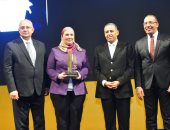 تكريم الدكتورة نيفين قباج وزيرة التضامن الاجتماعى باحتفالية bt100
