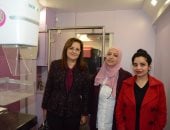 وزيرة التخطيط تتفقد موقع الوحدة المتنقلة لمبادرة صحة المرأة المتواجدة بمقر الوزارة 