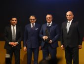 احتفالية bt100 تمنح "طلعت مصطفى" جائزة.. ويتسلمها عمر عبد الرحمن