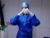 "الرقص بالكمامة".. تداول فيديو لأطباء وممرضى إيران يرقصون رغم تفشى كورونا