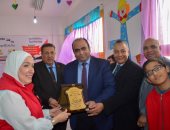 نائب محافظ الإسكندرية يفتتح غرف تعلم لطلاب الدمج بـ3 مدارس