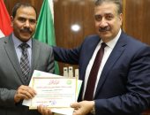 محافظ المنوفية يكرم مركز تعليم الكبار وقسم علم النفس بجامعة المنوفية