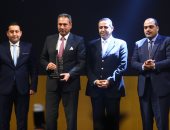 احتفالية bt100 تمنح بنك مصر جائزة ويتسلمها محمد الأتربى