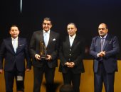 bt100 تمنح "إى فاينانس" جائزة خلال احتفاليتها السنوية