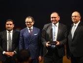 احتفالية bt100 تمنح "هايد بارك" جائزة.. ويتسلمها أمين سراج