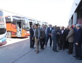 النقل تدفع بـ4 أتوبيسات فاخرة لنقل المصريين القادمين من بريطانيا وفرنسا