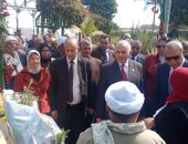 وزير الرى ومحافظ القليوبية يفتتحان معرض زهور الربيع بالقناطر الخيرية ..صور