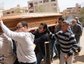 أحمد عزمى يشيع جثمان والده بحضور الأهل والأصدقاء