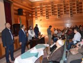 نائب محافظ المنيا يوجه العاملين بالصحة بالإبلاغ عن أى حالة يشتبه فى إصابتها بكورونا