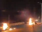 فلسطينيون يفاجئون مدرعات الاحتلال بالمولوتوف أثناء توجهها لرام الله.. فيديو