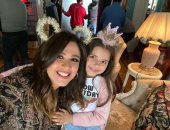 بعد أزمتها مع شقيقها .. ياسمين عبد العزيز بصورة جديدة من كواليس ونحب تانى ليه