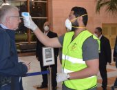 صور.. رئيس القابضة للمطارات يتفقد إجراءات مطار شرم الشيخ للحد من انتشار كورونا