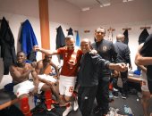 صور.. "رقص قفشة وعضلات ديانج و حسرة موسيمانى"  أبرز ملامح احتفال الأهلى بهزيمة صن داونز