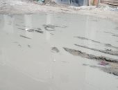 "سيبها علينا".. شكوى من انتشار مياه الصرف الصحى بشارع خير الله بالعجمى 