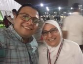 فى اليوم العالمى للمرأة.. قارئ لوالدته: "كانت بتصرف مرتبها كله لعلاجى"