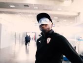 فيديو.. من كواليس عودة الزمالك.. كاسونجو يُغطى وجهه بالكامل بالـ"كمامة"