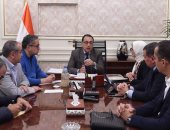 الحكومة تحل مشكلة تحليل فيروس كورونا للمواطنين الراغبين فى السفر للخارج.. تجهيز موقع إلكترونى وخط ساخن للرد على الاستفسارات وحجز ميعاد إجراء التحليل.. والخارجية توثق الشهادة بالمعامل المركزية وترسلها للسفارات