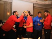 فوطة وتورتة ورقص وقصة جديدة.. لقطات مثيرة في معسكر الأهلي