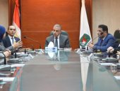 محافظ سوهاج يبحث تحقيق الاستفادة القصوى من أنشطة المجلس القومي للمرأة