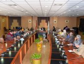 رئيس جامعة المنصورة يناقش تنفيذ خطة الإجراءات الاحترازية لمواجهة فيروس كورونا