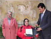 بطلة رفع الأثقال تناشد وزير الرياضة للمشاركة فى طوكيو بالـ"بيبرتايت"