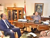 محافظ أسيوط: رصف طريق بطول 17 كم ضمن خطة تطوير محطات رحلة العائلة المقدسة