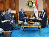 وزيرة التجارة تبحث مع "العمل الدولية" مشروعات التعاون بين المنظمة والحكومة المصرية