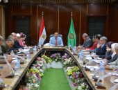 فيروس كورونا والطقس السيئ أبرز الملفات خلال اجتماع محافظ الدقهلية ومسئولى مديريات الخدمات