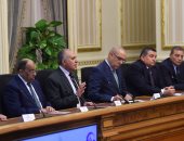 صور.. تفاصيل مؤتمر الحكومة حول حالة الطقس السيئ غدا 