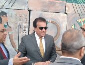 وزيرا التعليم العالى والسياحة ورئيس جامعة حلوان يفتتحان عمليات تجميل ميدان سيمون بوليفار