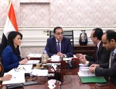 رئيس الوزراء يستعرض مع وزيرة التعاون الدولى نتائج زيارتها لواشنطن