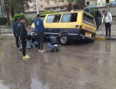 سقوط ميكروباص فى بلوعة أمطار مفتوحة بمدخل مدينة المحلة