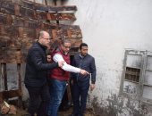 انهيار سقف مخزن تابع للتربية والتعليم بالفيوم بسبب الرياح.. صور 