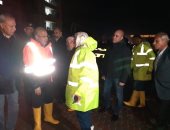 الدفع بـ85 سيارة ومعدة لرفع تراكمات مياه الأمطار بالقليوبية