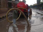 صور.. طوارئ فى المحافظات بسبب سوء الأحوال الجوية.. التنمية المحلية توجه بانتشار فرق الطوارئ والتدخل السريع في الشوارع.. وتخصيص أماكن للإيواء فى كل محافظة.. وخفض مناسيب الترع.. وإلغاء إجازات العاملين في المحليات