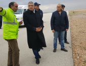 صور.. نائب وزير الطيران المدنى يتفقد حركة العمل بمطار القاهرة