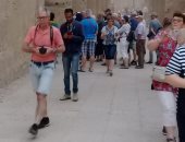 صور.. أفواج سياحية تتوافد على المعابد الفرعونية والمعالم الأثرية بالأقصر