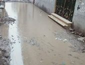 صور.. أهالى قرية بالسنبلاوين المياه تحاصر حتى الوحدة المحلية