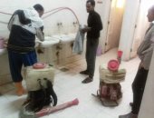 فيديو وصور.. تعقيم وتطهير مدرجات كلية آداب طنطا لمنع انتشار فيروس كورونا