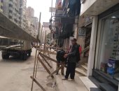 تساقط أجزاء خرسانية من عقار شرق الإسكندرية دون إصابات.. صور