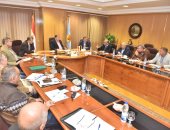 فيديو.. محافظ أسيوط يناقش سبل الإسراع فى منظومة تقنين أراضى الدولة  