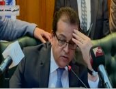 وزير التعليم العالى لرؤساء الجامعات: الطلبة تتفاعل مع المحاضرة من البيت؟