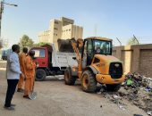رفع 1980 طن مخلفات هدم وتراكمات قمامة بمحافظة قنا
