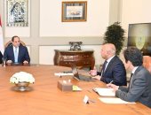 السيسى يستعرض الموقف التنفيذى لوزارة النقل ويوجه باستكمال إنشاء كافة الخدمات المطلوبة