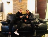 قفشة يستغل الإجازة في مقابلة محمد رمضان.. صور