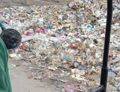 "سيبها علينا".. شكوى من انتشار القمامة بجوار محطة مترو عزبة النخل الغربية