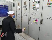 أهالى قرية دهتورة بالغربية يعقمون المنشآت والمواصلات بالجهود الذاتية.. صور